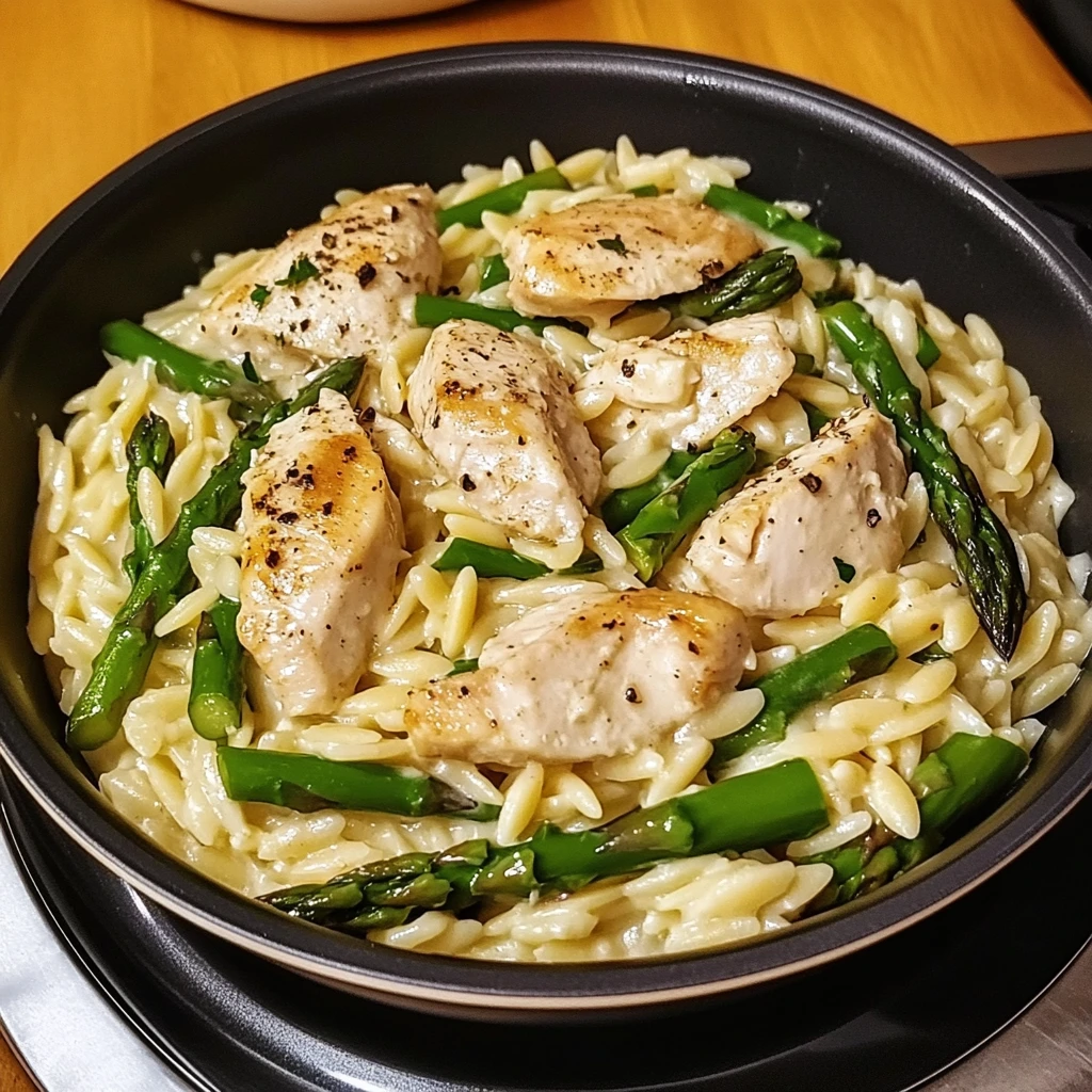 Creamy Parmesan Orzo with Chicken and Asparagus - 30 Minutes - Easy - Delicious